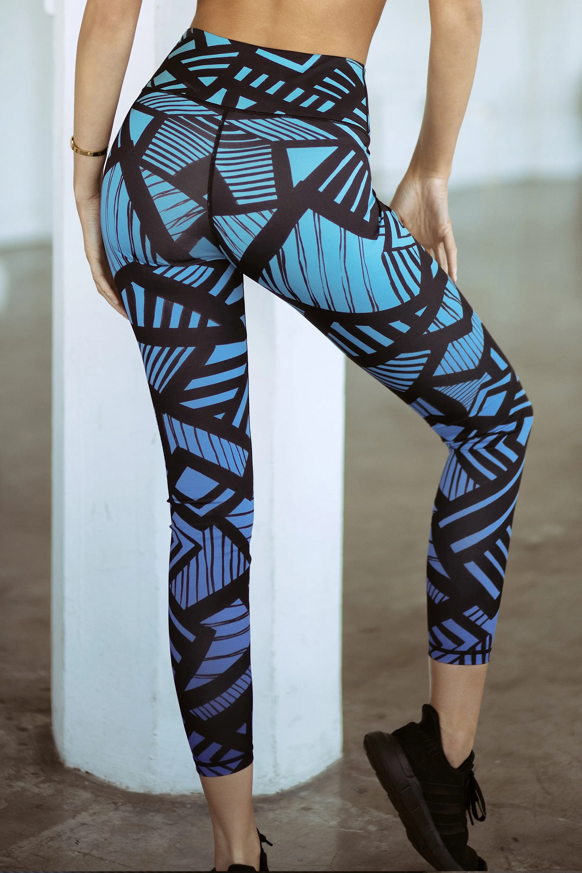 A Bold Move Geo Print Active Leggings