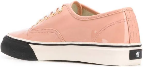 Fumito Ganryu varnished effect sneakers Pink