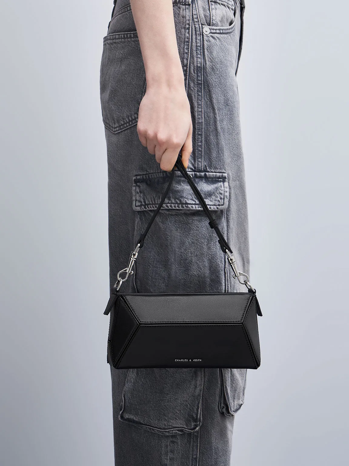 Nasrin Geometric Chain-Handle Shoulder Bag - Noir