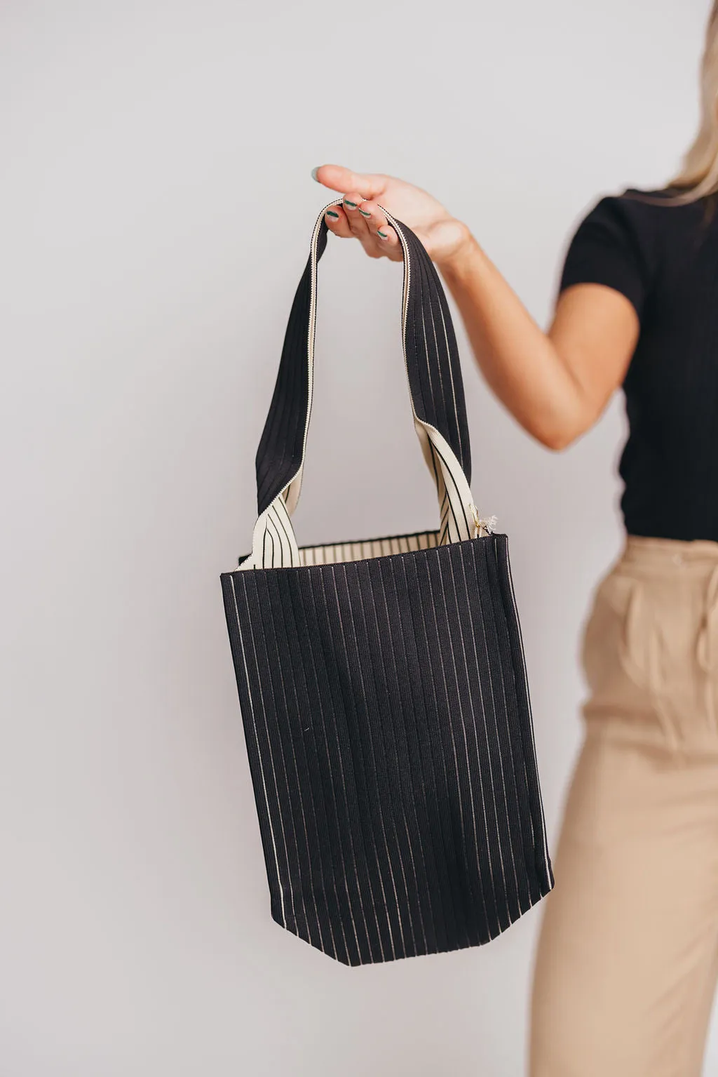 Premium Academy Ribbed Shoulder Bag in Black