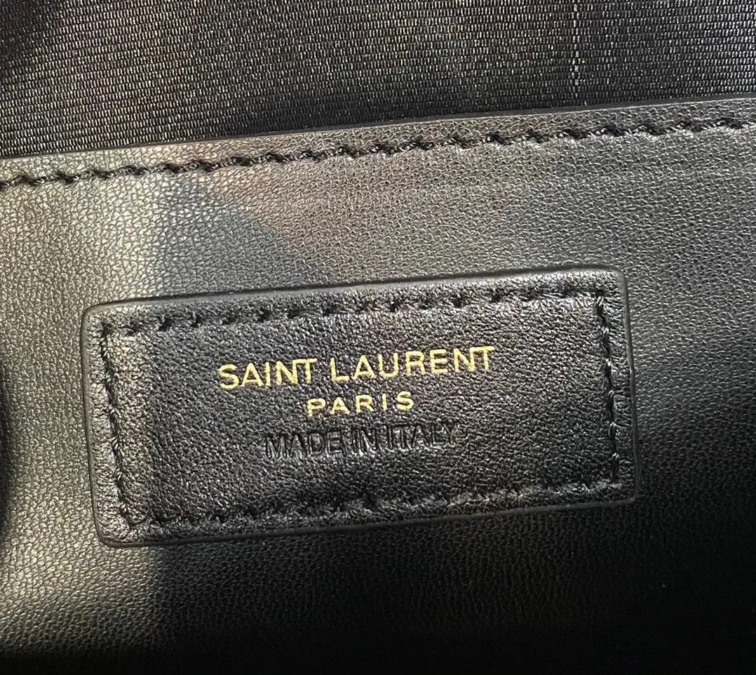 Yves Saint Laurent Manhattan Shoulder Bag Black